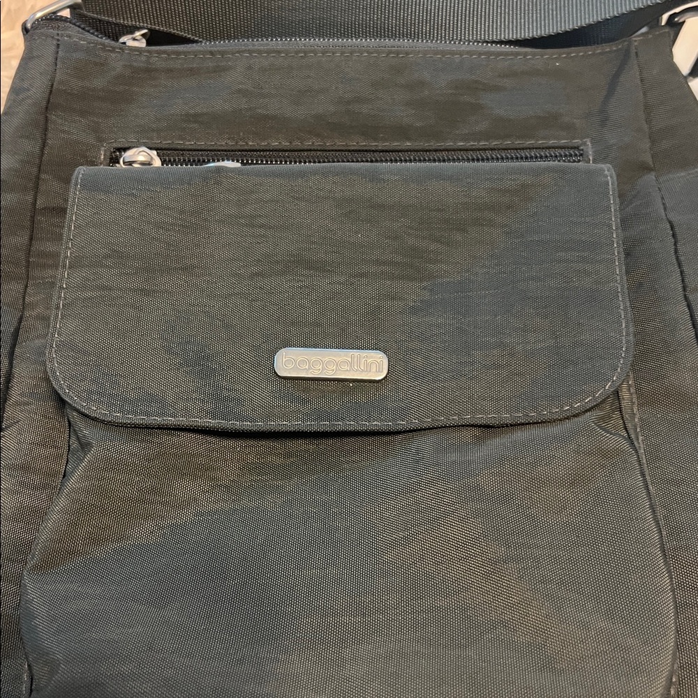 Baggallini crossbody.